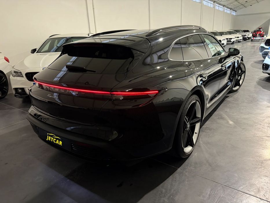 Porsche Taycan Sport Turismo Black Edition