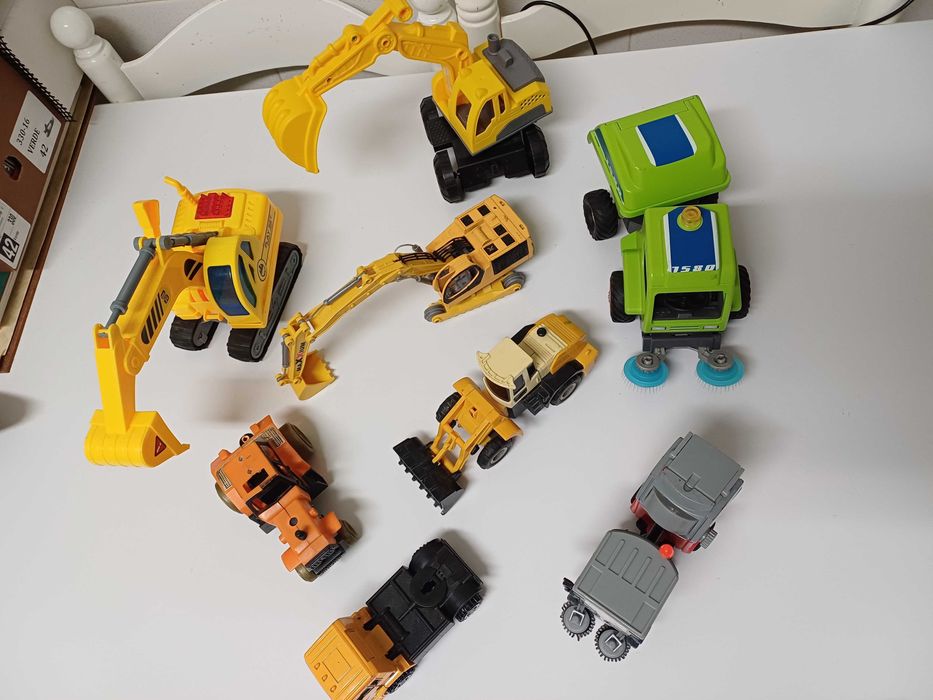 Maquinas de construção civil e limpeza 8 unidades