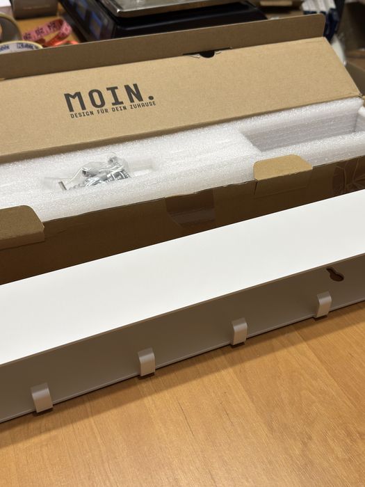 Вішалка для одягу