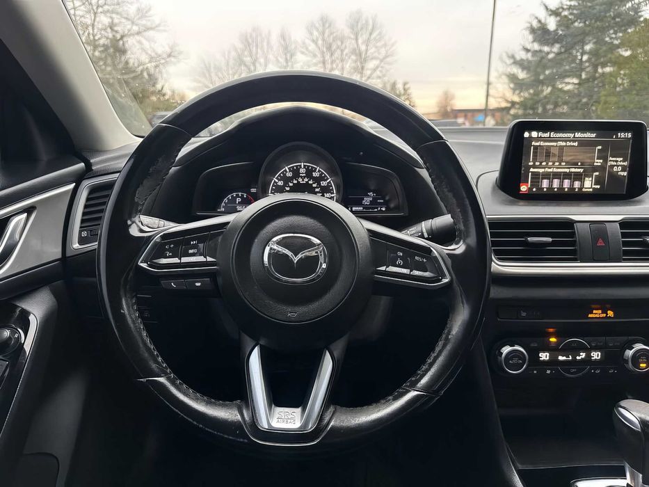 Mazda 3 Touring      2018