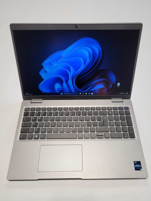 Laptop Dell Latitude 5530 i5-12th / 16GB / 2x 256GB / 15,6 FHD / Gwarancja/FV + Gratis