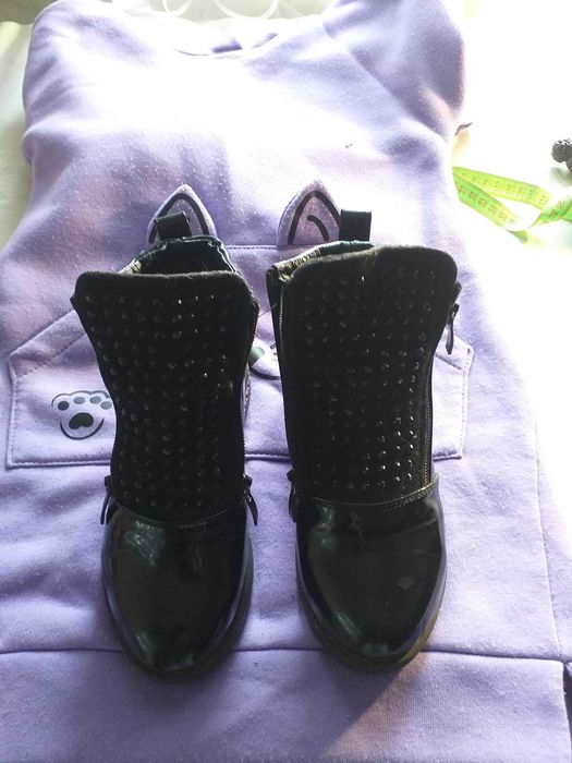 Продам ботинки лаковані