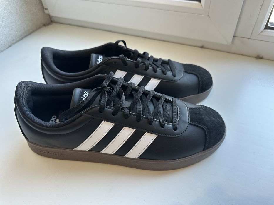 Кросівки Adidas 44