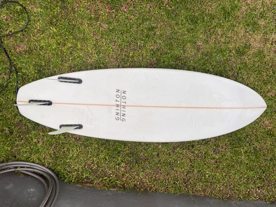 Prancha de surf Nothing 5.6