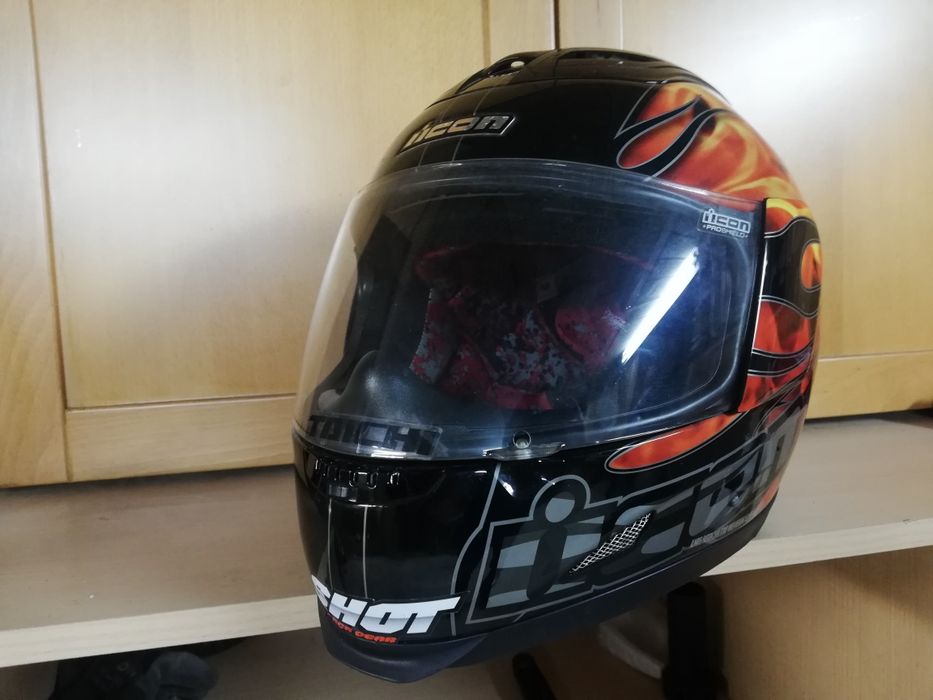 Capacete iccon em carbono