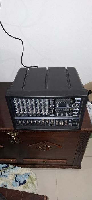 Yamaha EMX88s amplificador