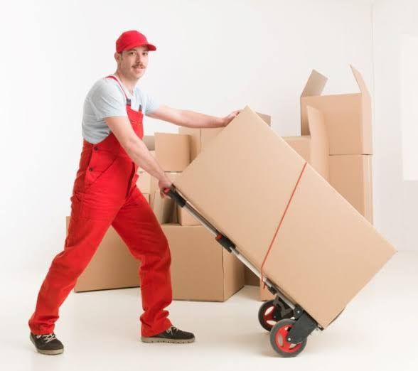 Recolho sucatas entulho e faco limpezas