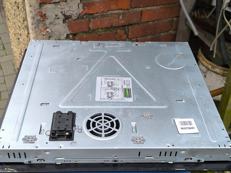 Płyta indukcyjna Bosch PVS651FC5E / 01- uszkodzone szkło - na części