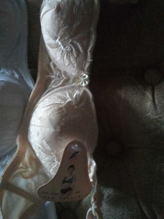 Ліфчики для дівчинки р- 1,2 нові з етикетками