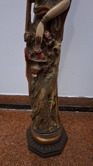 Par de Estatuetas Orientais Grandes (63cm) – Estilo Marfim Antigo