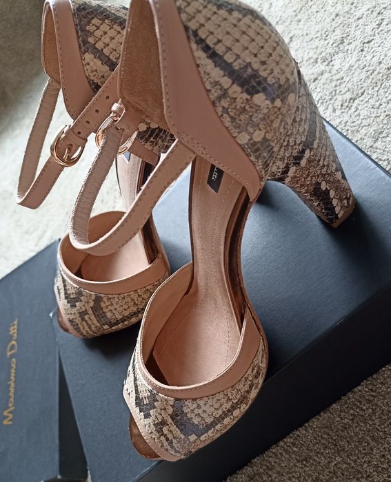 Sandália serpente da Massimo Dutti