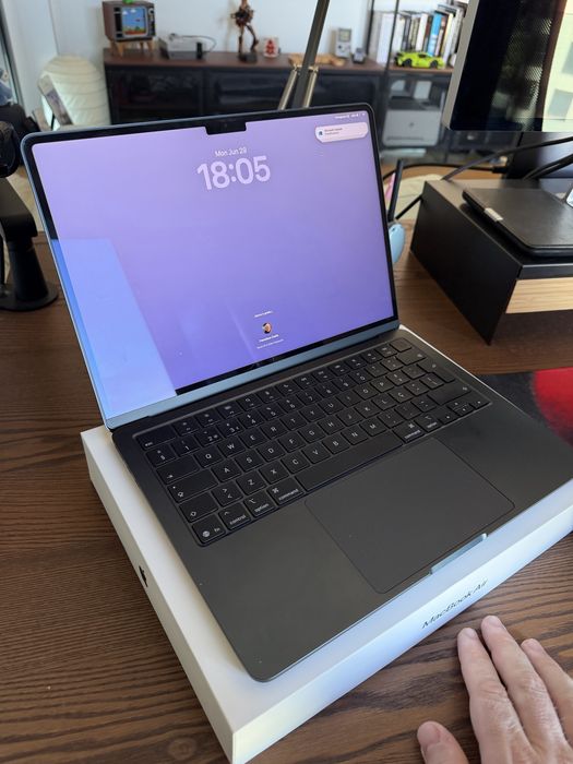 MacBook Air M5 13” | 16 GB | 512 GB SSD | Midnight | Como Novo