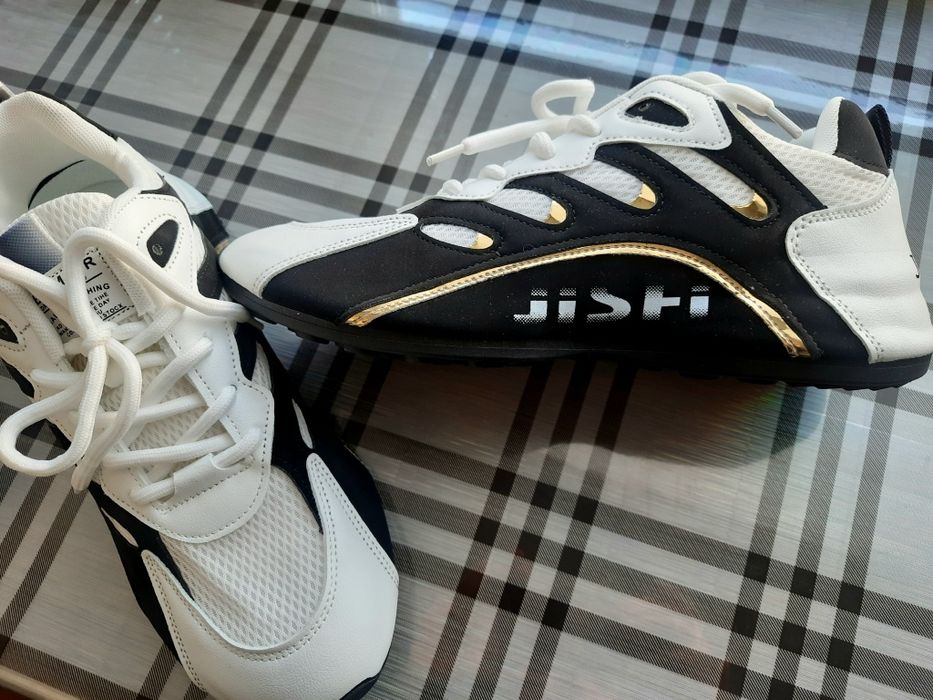 Кросівки чоловічі 43р