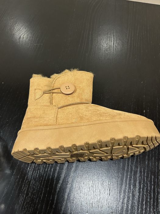 Bota com pelo camel