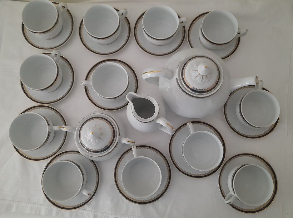 Conjunto de porcelana da Costa verde