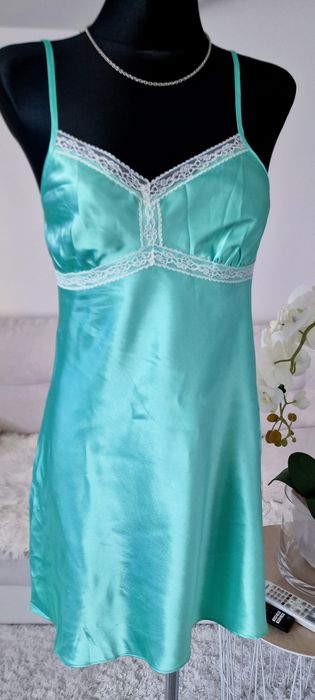 Koszulka nocna, satynowa zieleń " Dunnes".