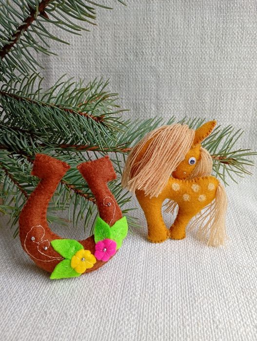 Конячка з фетру кінь іграшка на ялинку (символ 2026 року)