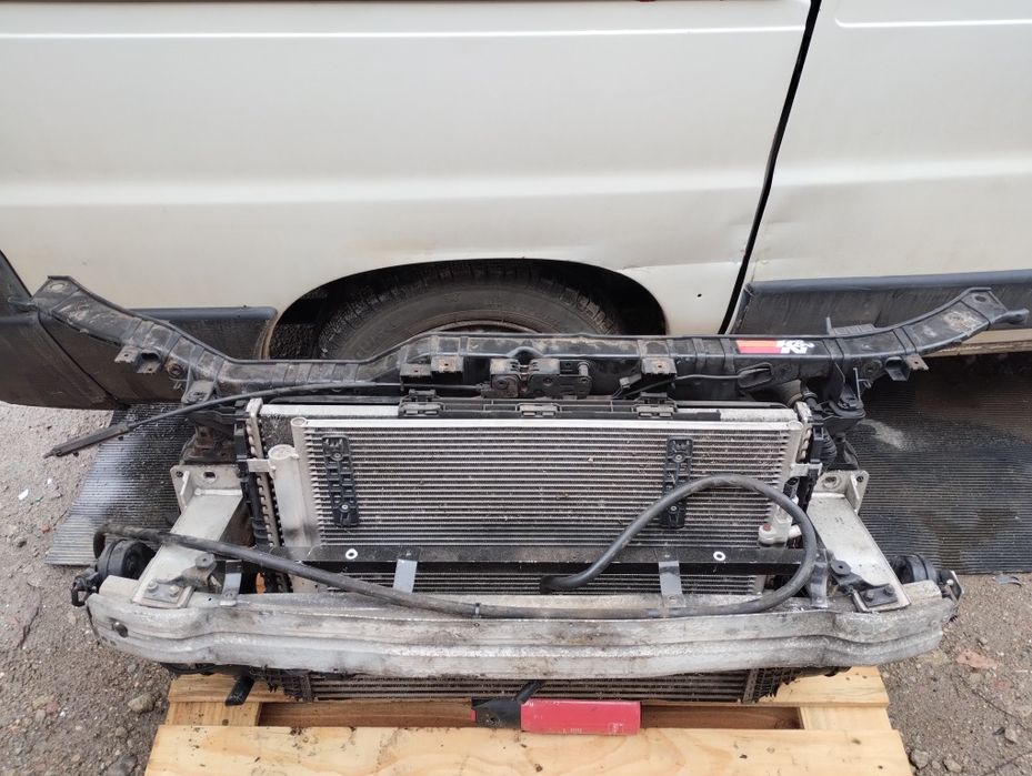 Pas przedni kompletny audi A5 8t 2.0tdi cah przed liftem