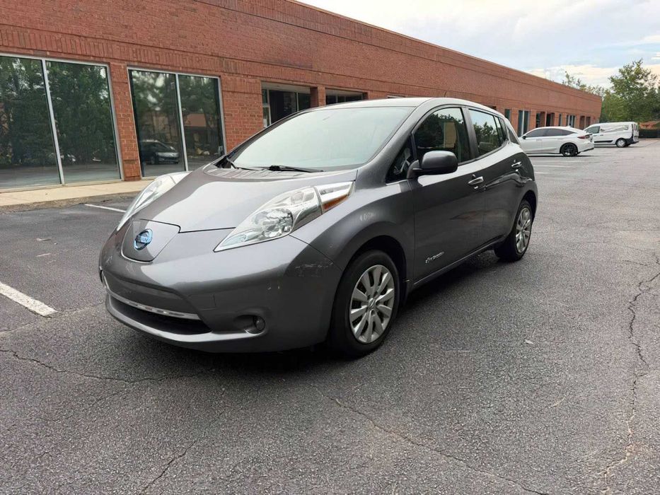 Nissan LEAF      2015