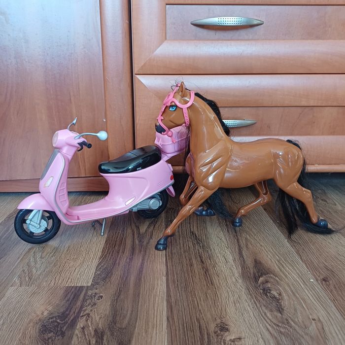 Kamper Barbie + mega zestaw lalek, szafa itd