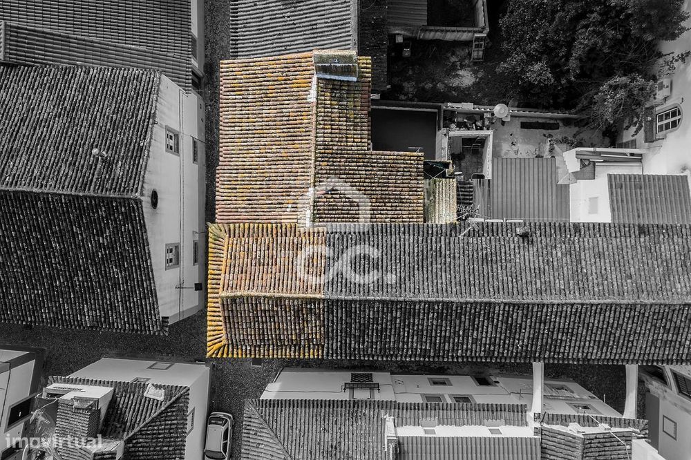 Moradia Bifamiliar T3 de 1ª andar para Recuperar | Centro Histórico de