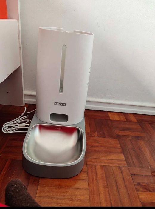 Vendo comedouro automático para gato