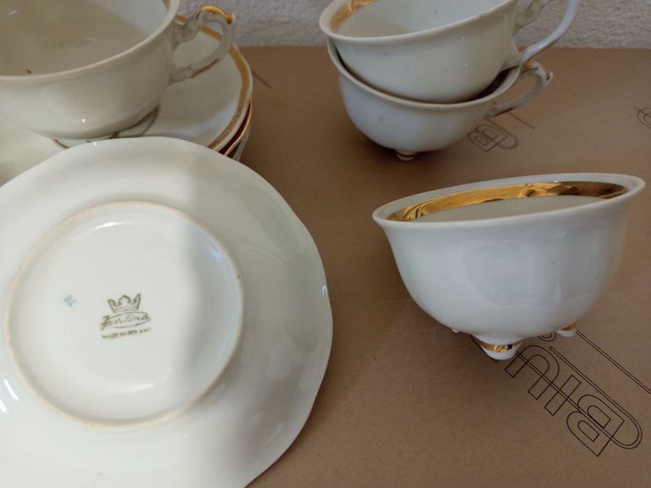 Filiżanki i spodki Karolina