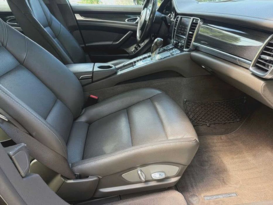 Porsche Panamera 4S      2015