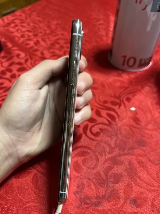 Iphone X com marcas de uso