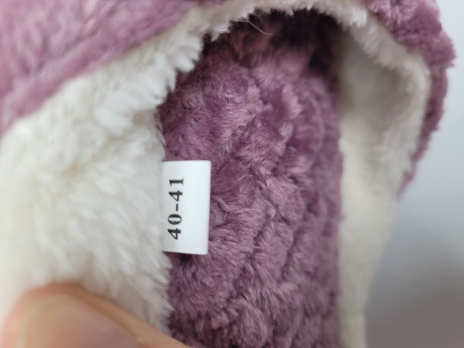 Nowe puchate kapcie domowe