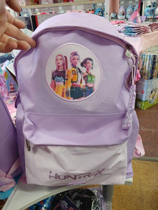 Mochila escolar lilás K-POP 43cm com separador para laptop. artigo oficial novo e embalado