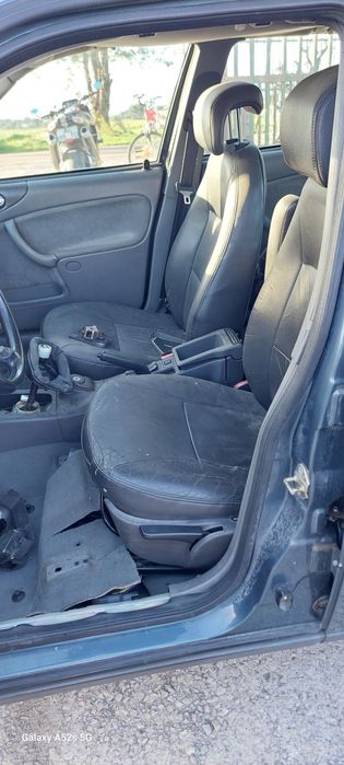 Para peças Saab 9-3 2.2TiD ano2000 vendo em mãos e envio por encomenda