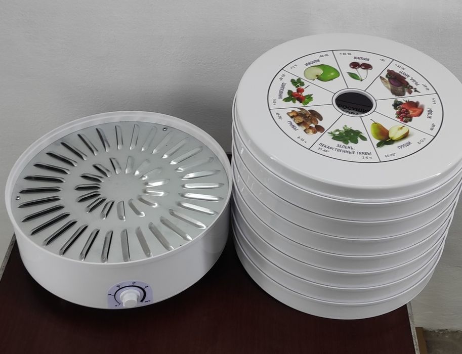 Сушилка для овощей и фруктов Помощница 30литров 7 лотков 650Вт