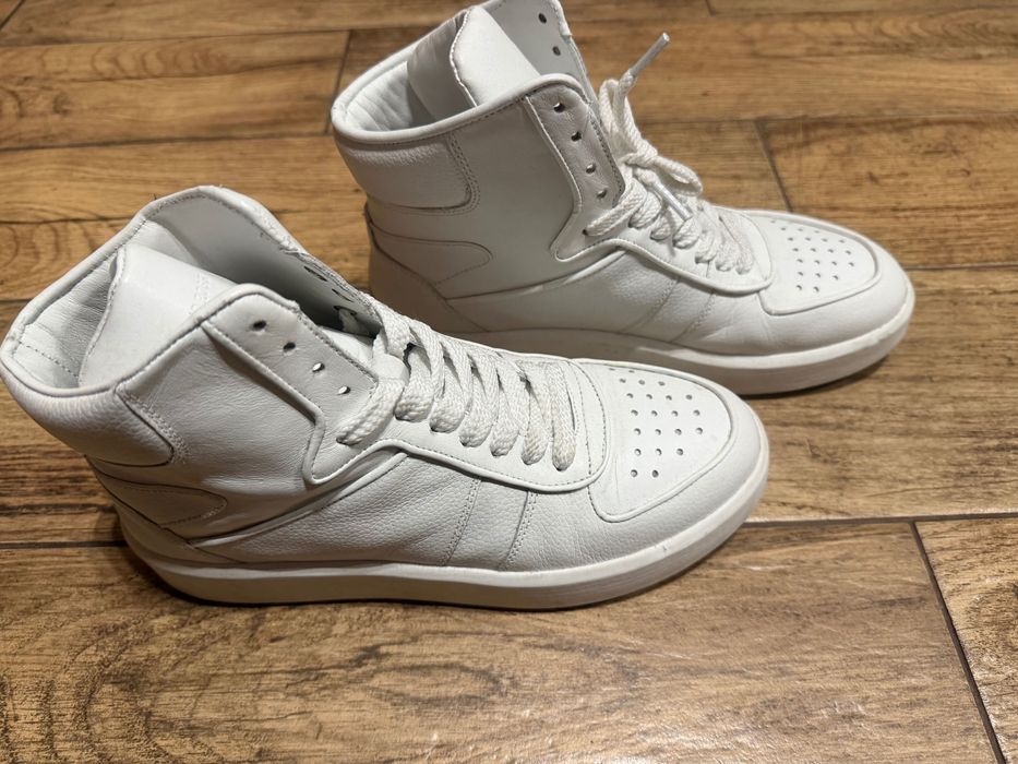 Buty Gino Rossi roz. 38 za kostkę białe skórzane