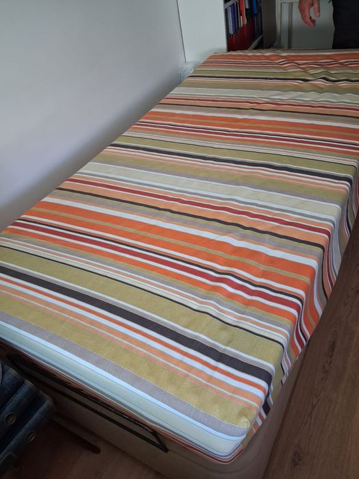 Cama sommier de solteiro