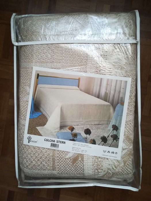 Gravatas, Suspensórios, Colcha