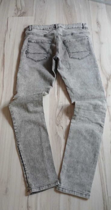 NIE sprzedaję TANIo  rzeczy! >bo sprzedaję dobre!NOWE !Cropp  rozm.30/34 ,