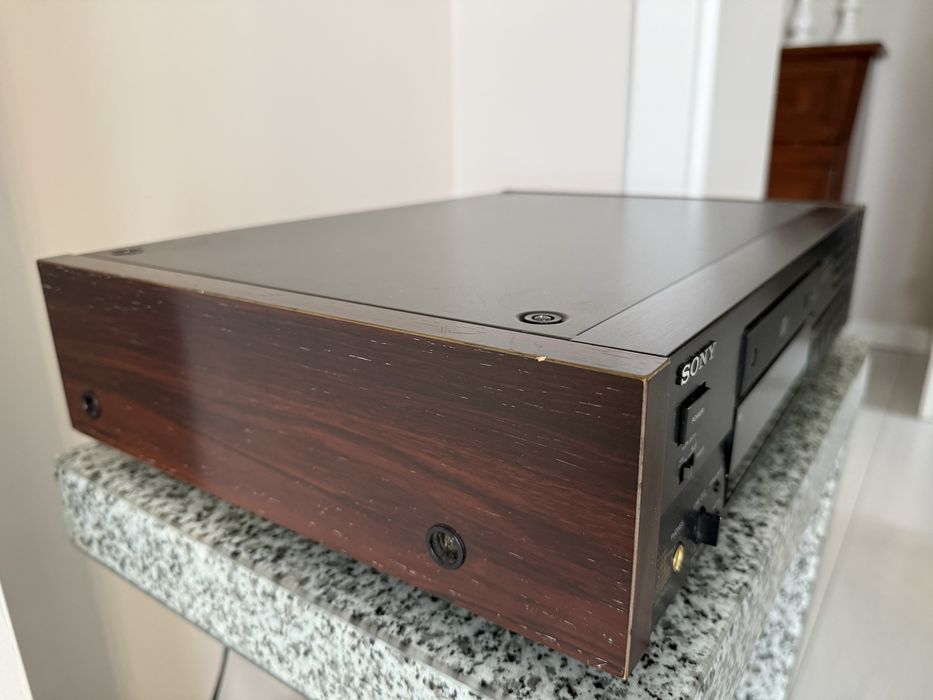 Odtwarzacz CD Sony CDP-X222ES z prestiżowej serii ES Elevated Standard