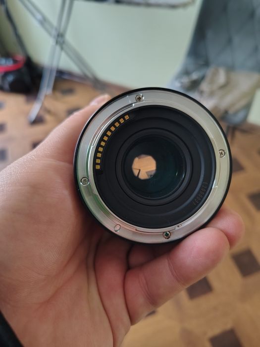 Об'єктив yongnuo 56mm f1.4 для nikon z