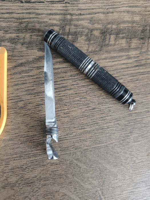 Radziecki nożyk skręcany plus busolą z kompasem dawna produkcja
