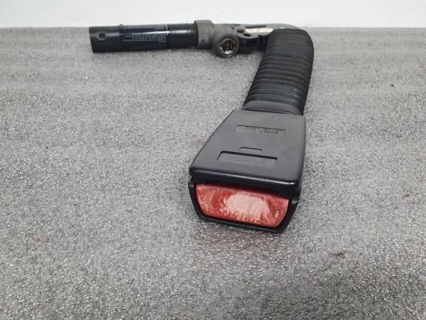 Encaixe de cinto frente direito BMW 3 (E46)