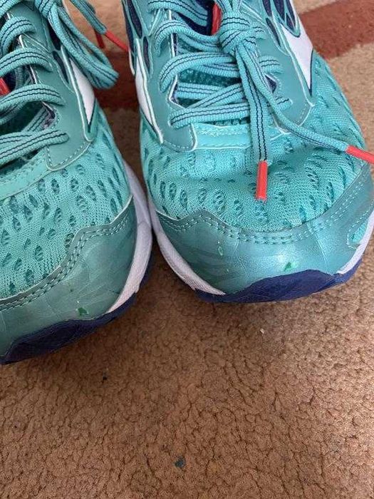 Кроссовки mizuno