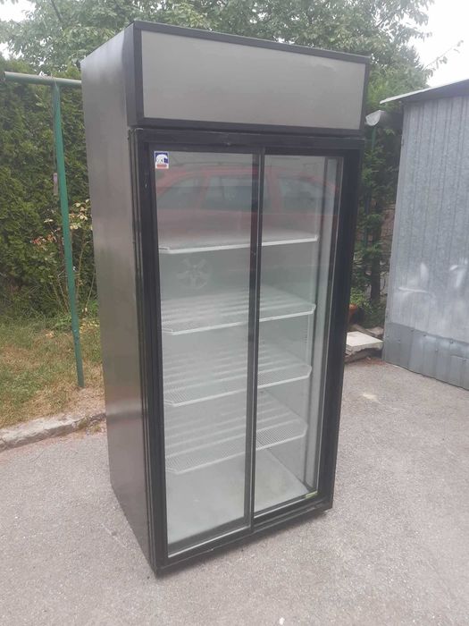 witryna szafa chłodnicza / lodówka lodówko chłodziarka napoje ciasta