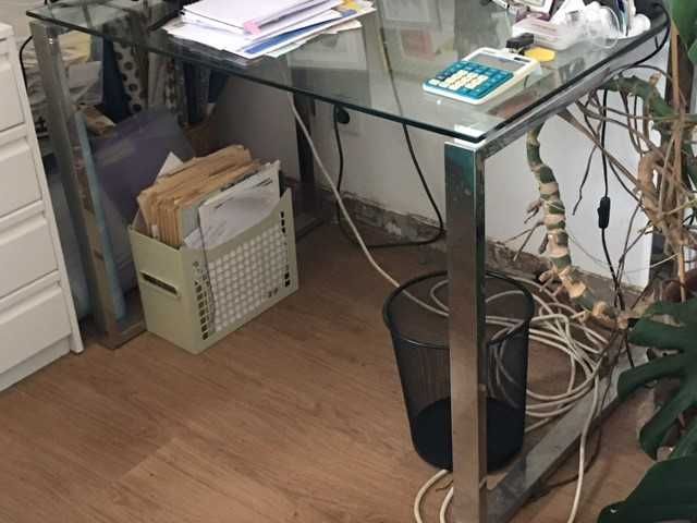 Mesa/Secretária de vidro