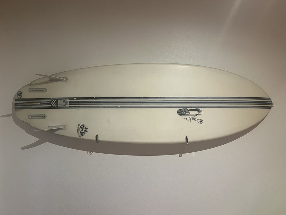 Prancha Surf 6’4” EPS 43,7L + Deck + Quilhas + Leash + Capa | Conjunto Completo