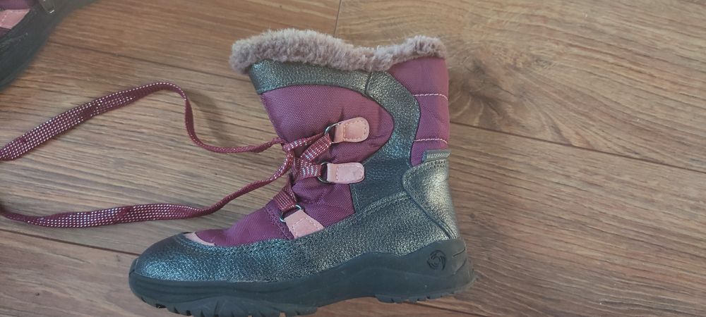 Buty kozaki dla dziewczynki stan dobry widać