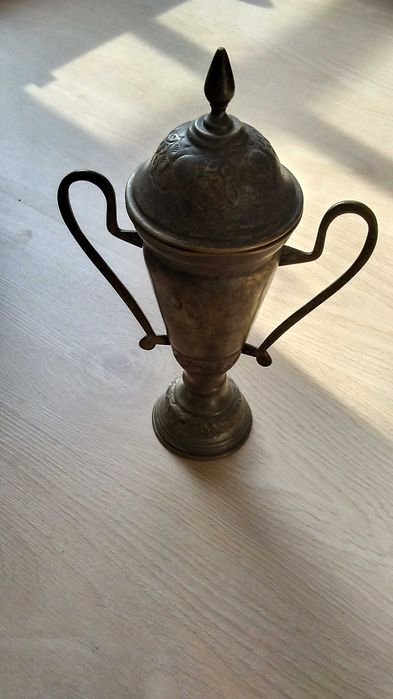 Posrebrzany metalowy pucharek met HLS India