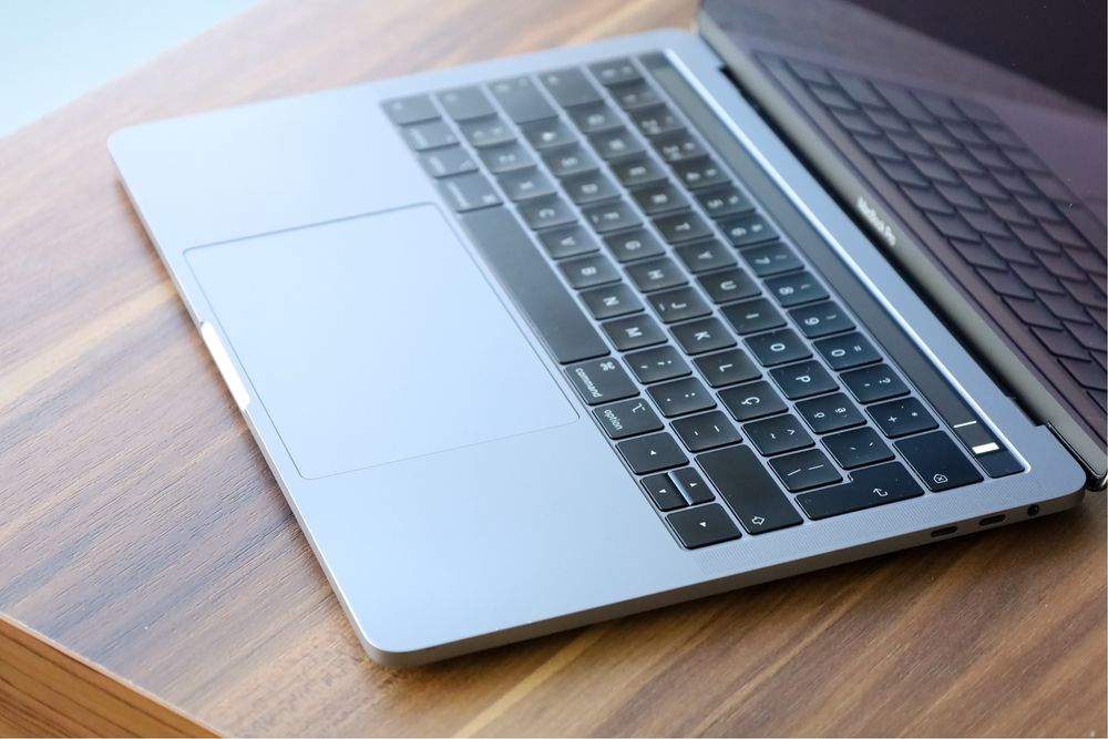 MacBook Pro 13” (2019) – 256GB