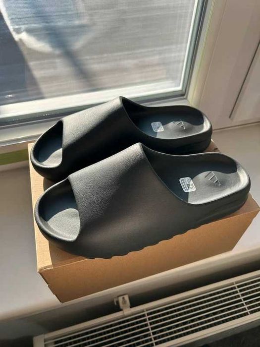 adidas Yeezy Slide Onyx R.41