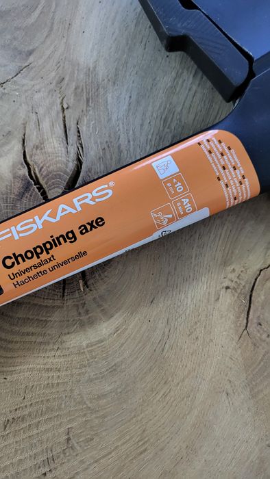 Siekiera fiskars A10